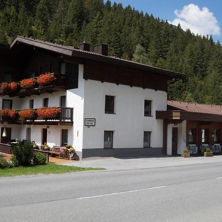 Gasthof Zur Einkehr Санкт-Леонгард-ім-Пітцталь Екстер'єр фото
