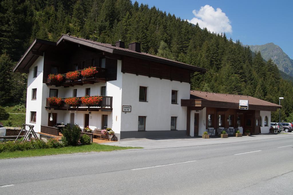 Gasthof Zur Einkehr Санкт-Леонгард-ім-Пітцталь Екстер'єр фото